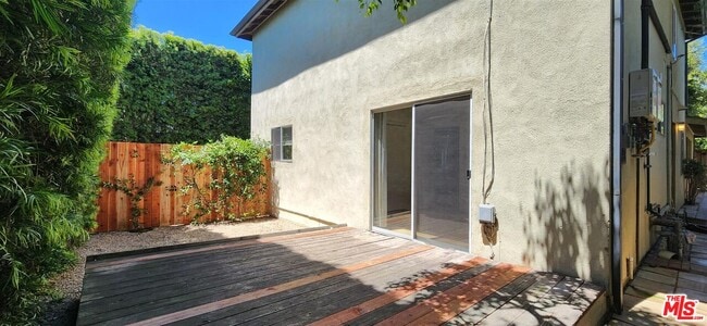 Building Photo - 1603 Oakwood Ave