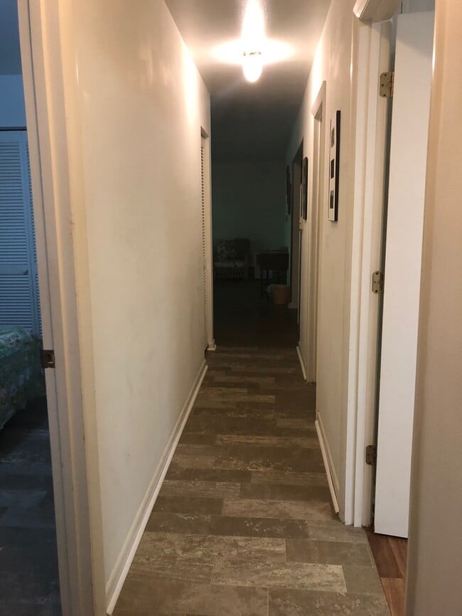 Building Photo - **Montreat SCHOOL YEAR RENTAL** AVAILABLE MID-AUGUST TO MID-MAY