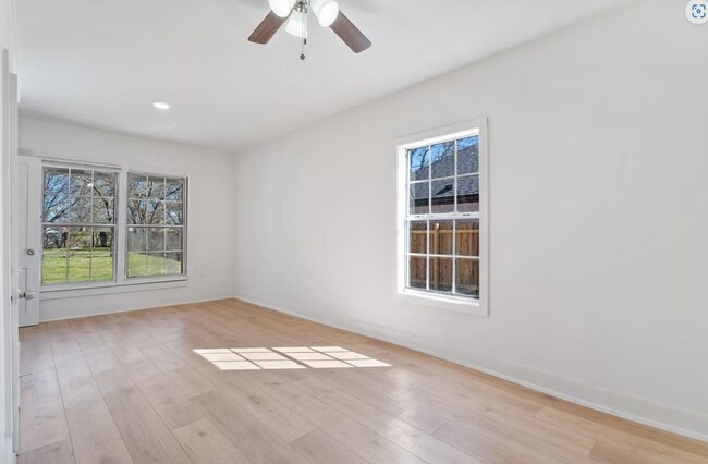 Building Photo - 1312 S Grand Ave