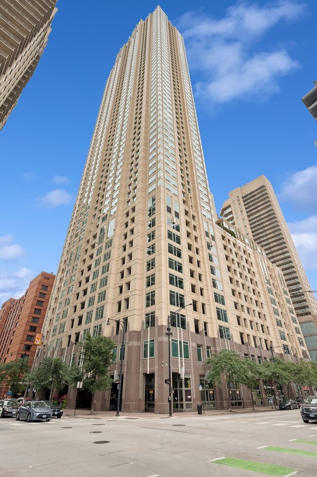 Building Photo - 33 W Ontario St