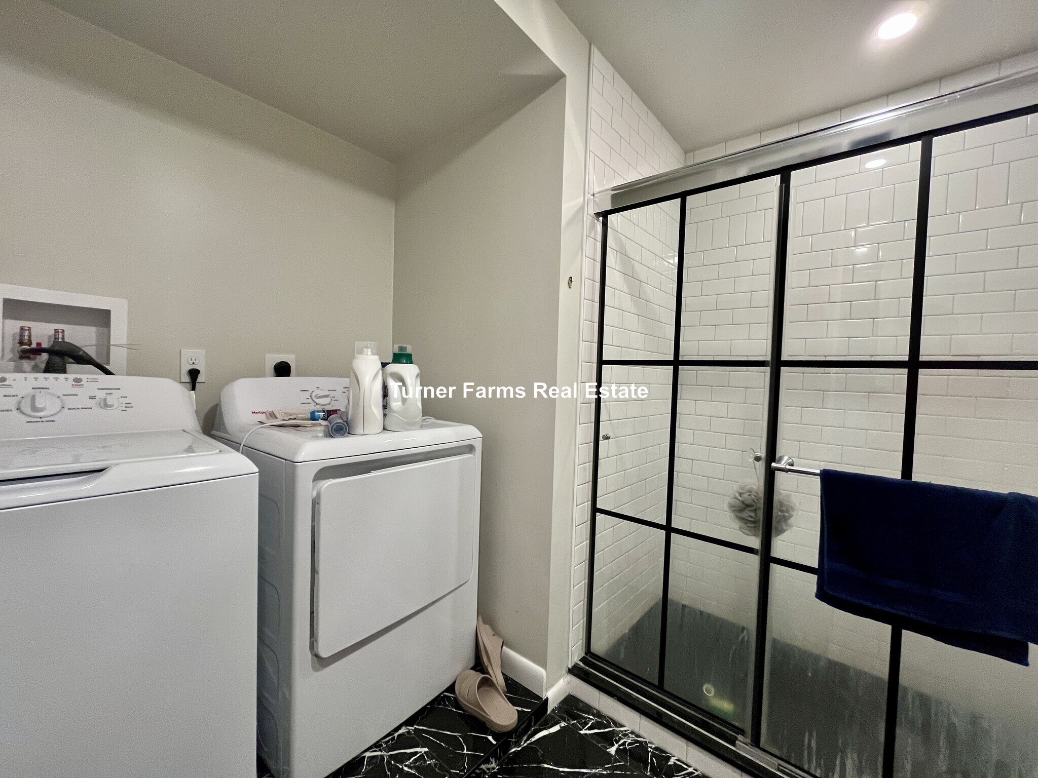 Building Photo - 43 Martin St