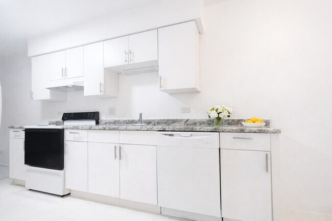 Building Photo - 2650 Brookwood Way Dr