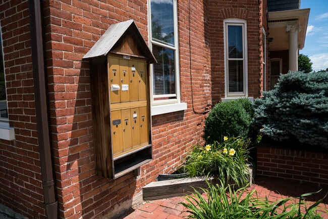 Building Photo - Chelsea Avenue Court