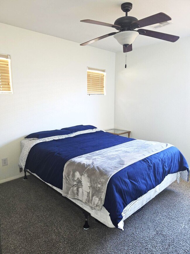 Building Photo - Firewood/ 3 Bedroom Furnished