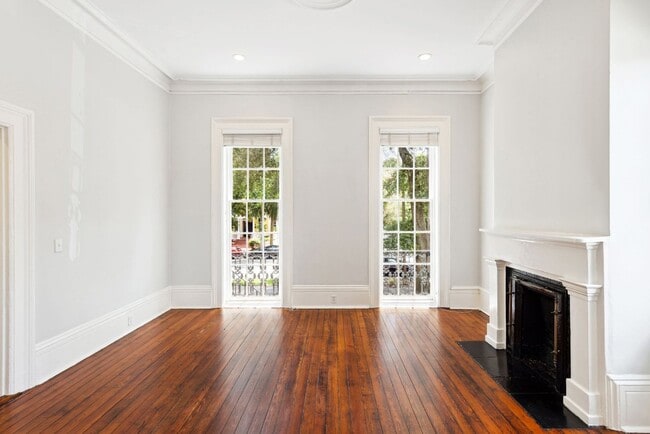 Building Photo - Historic One Bedroom Apartment in Downtown Savannah
