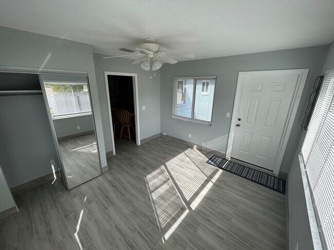 Building Photo - Charming 2-bedroom 1-bath home