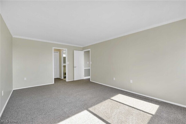 Building Photo - 12550 Lake Ave