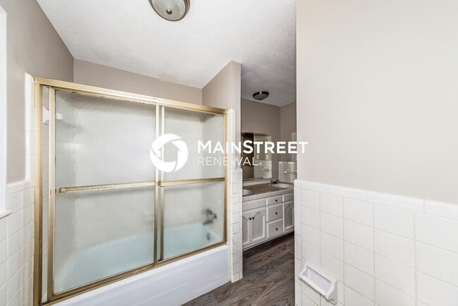 Building Photo - 3 Bedroom Pet-Friendly Home in Tarrant, AL with Main Street Renewal