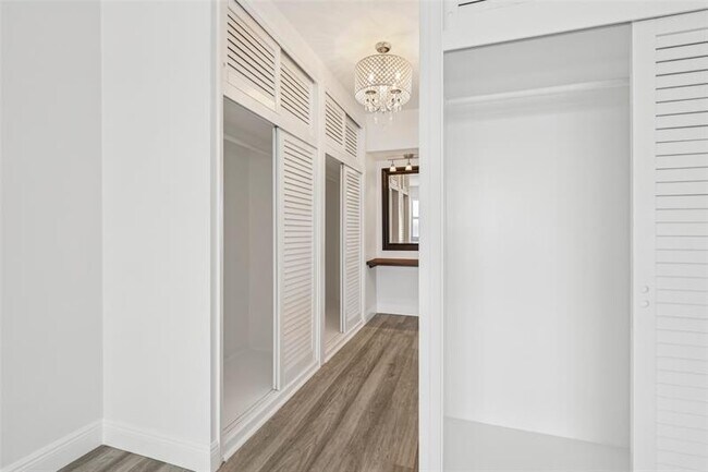 Building Photo - 3700 Galt Ocean Dr