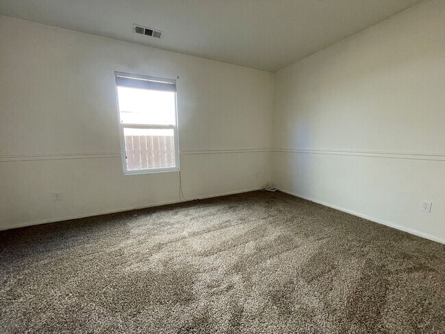 Building Photo - Charming Single-Story 3-Bedroom Home in Be...
