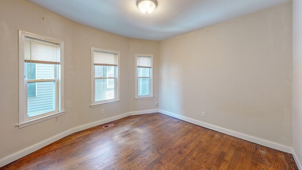 Building Photo - 180 Dorchester St