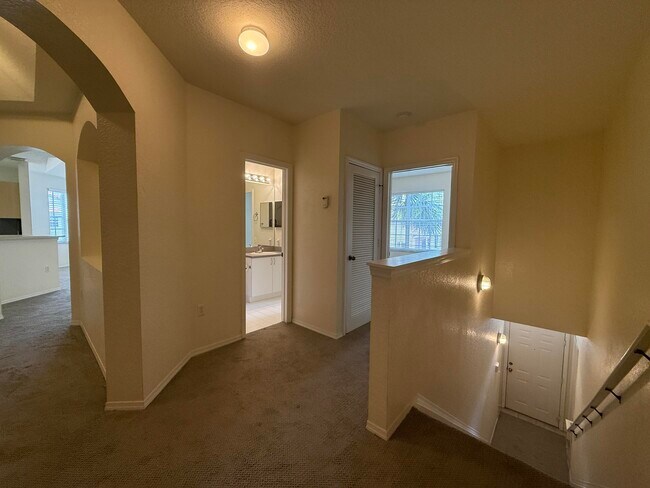 Building Photo - 1106 Belmont Pl