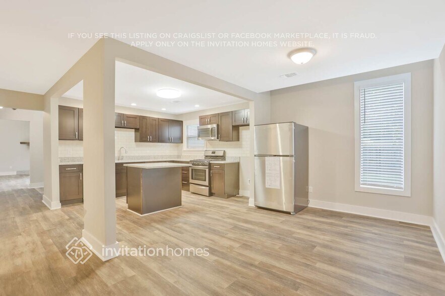 Building Photo - 4648 N Landing Dr