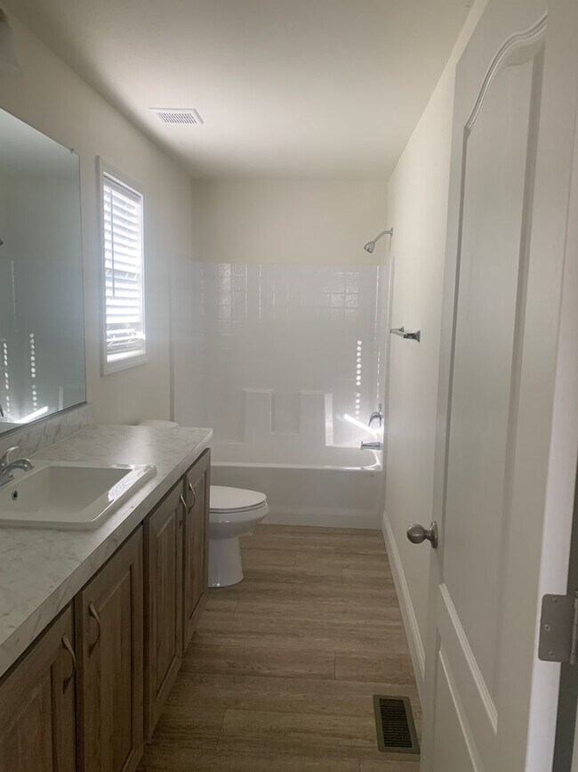 Building Photo - Magalia Home for rent, 3bed 2bath, enclose...