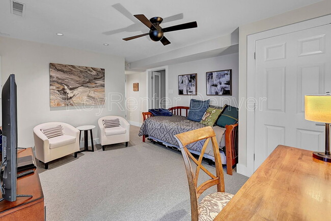 Building Photo - 3427 Iris Ct