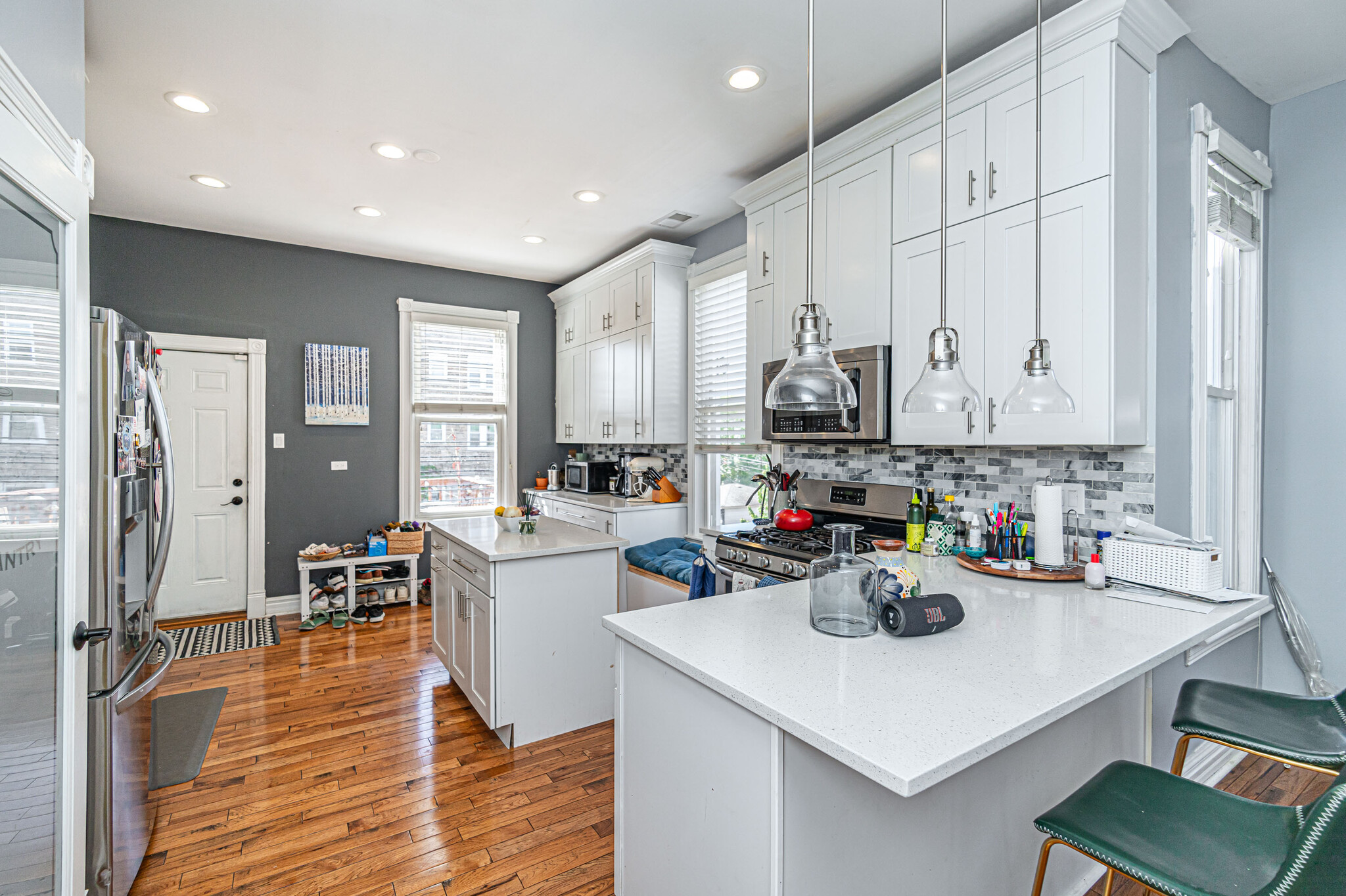 Dining room - 2526 N Rockwell St