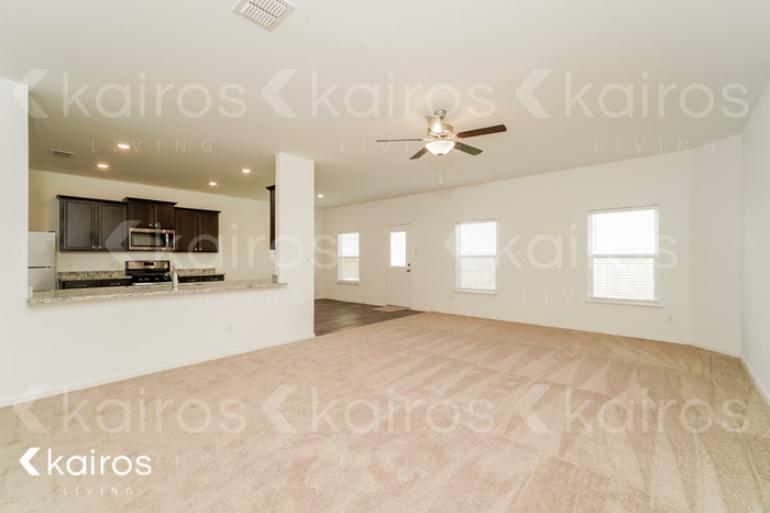 Building Photo - 962 Shady Brk