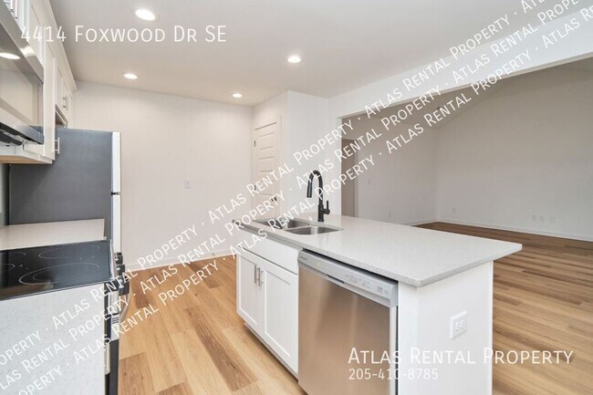 Building Photo - 4414 Foxwood Dr SE