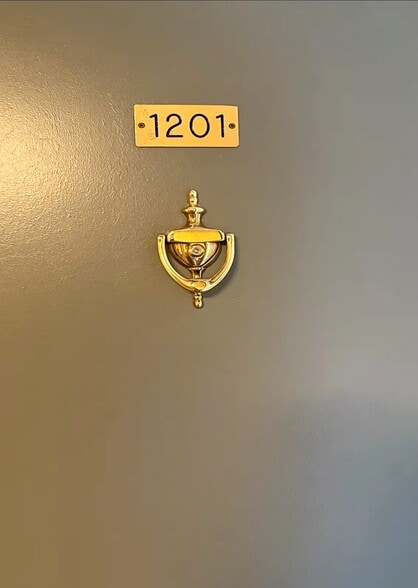 Building Photo - 400 E Colonial Dr