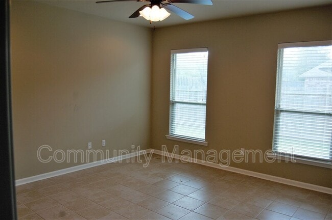 Building Photo - 828 Northbrook Dr