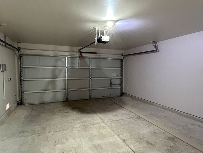 Building Photo - Spacious 4-Bedroom Home Near 1604 & Hwy 90