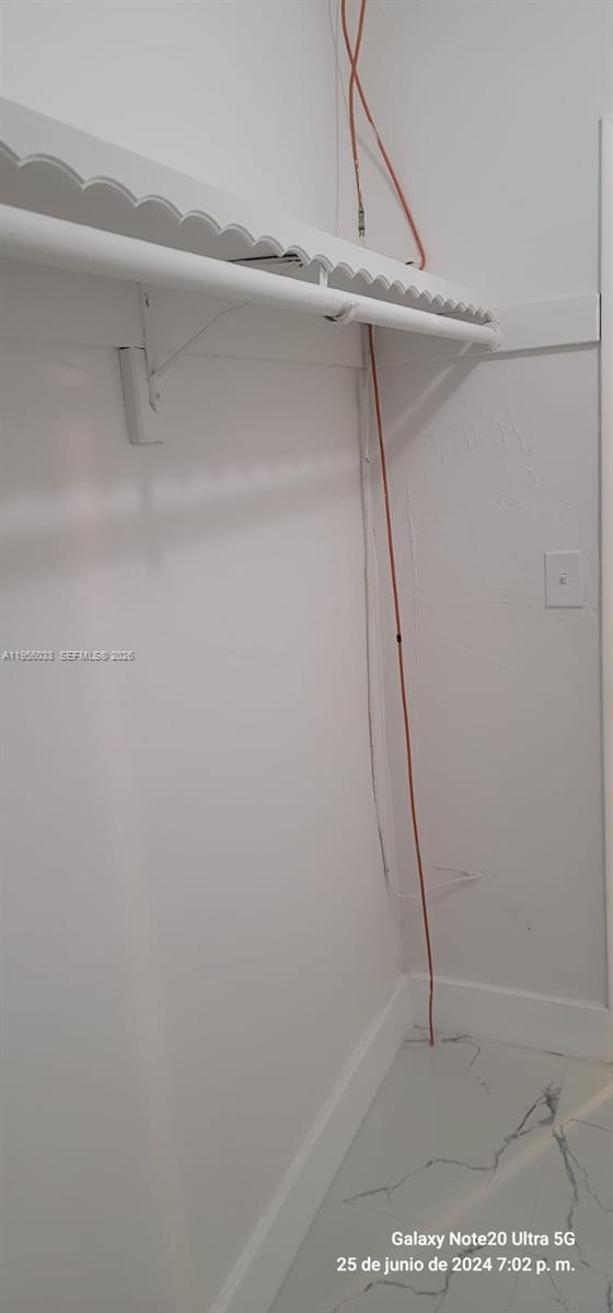 Building Photo - 9402 SW 77th Ave