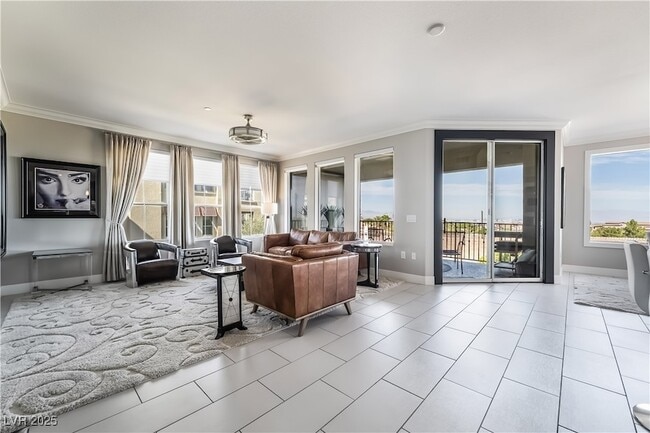 Building Photo - 2555 Hampton Rd