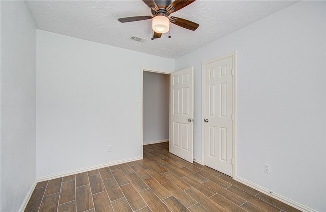 Building Photo - 2702 Fir Crest Ct