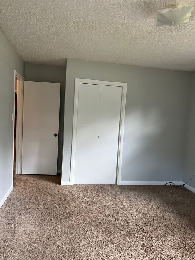 Building Photo - 205 Morgan Ln