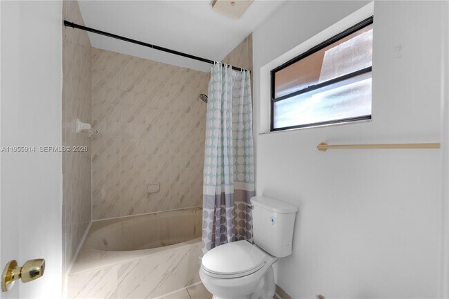 Building Photo - 6114 SW 127th Pl