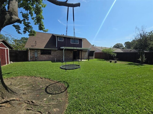 Building Photo - 9211 Kempwood Dr