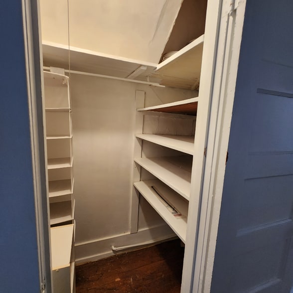 Building Photo - 1021 11th St