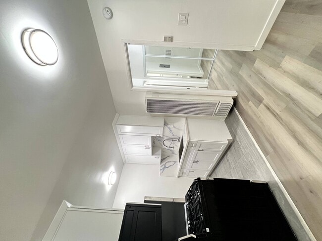Interior Photo - 12706 Venice Blvd