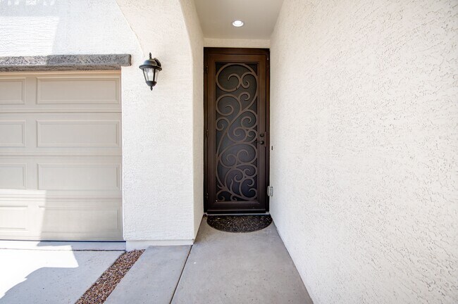 Building Photo - 12038 W Briles Rd