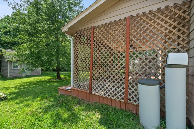 Building Photo - 12431 Pegasus Dr