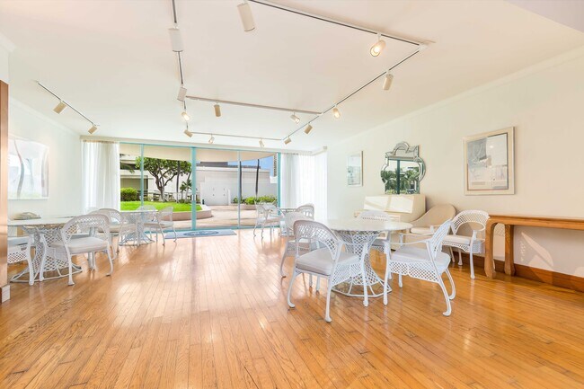 Building Photo - 1341 Kapiolani Blvd