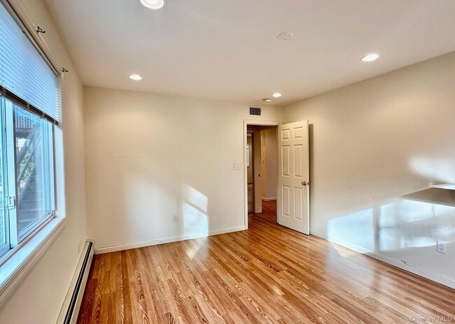 Building Photo - 2 Alex Ln