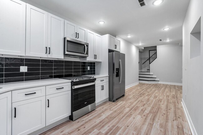 Building Photo - Beautifully Renovated 3 Bed/3.5 Bath Home in the Heart of Lawrenceville -  Available July!