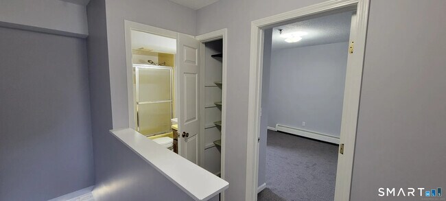 Building Photo - 678 Savin Ave