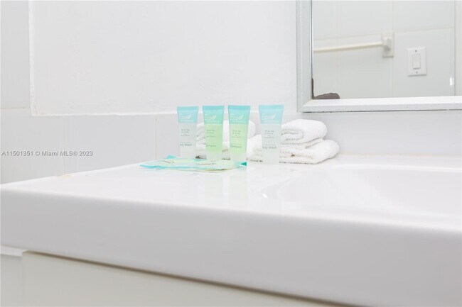 Building Photo - 5445 Collins Ave