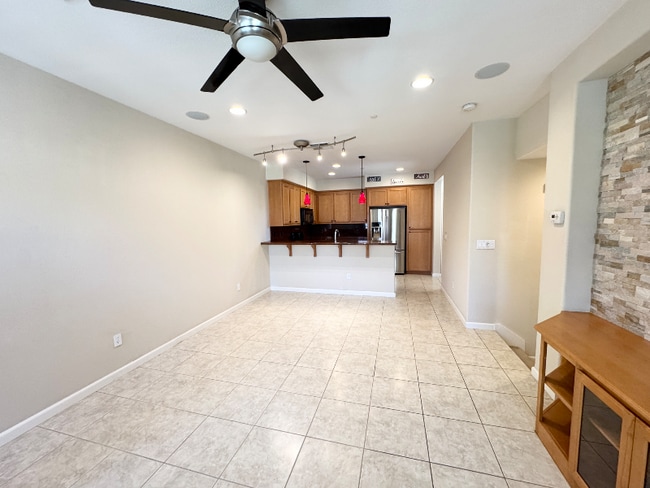 Building Photo - 207 Heligan Ln
