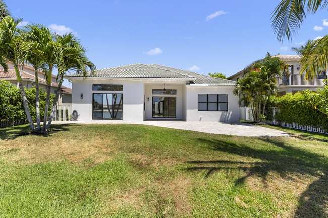 Building Photo - 1256 Beacon Cir
