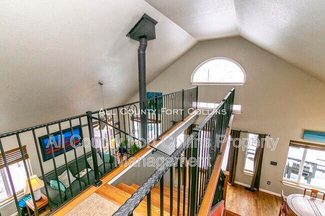 Building Photo - 6009 Hillside Dr