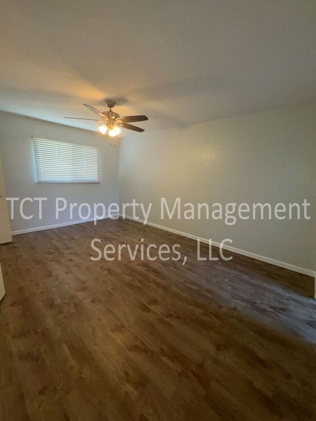 Building Photo - Remodeled 55+ Townhome in Mesa