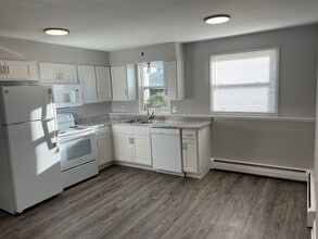 Building Photo - Charming 1 Bed / 1 Bath Ground Floor Unit in the Heart of Allendale