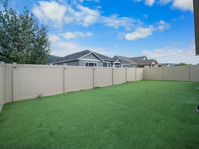 Building Photo - Modern 3BR/2BA Ranch – Living in Spokane