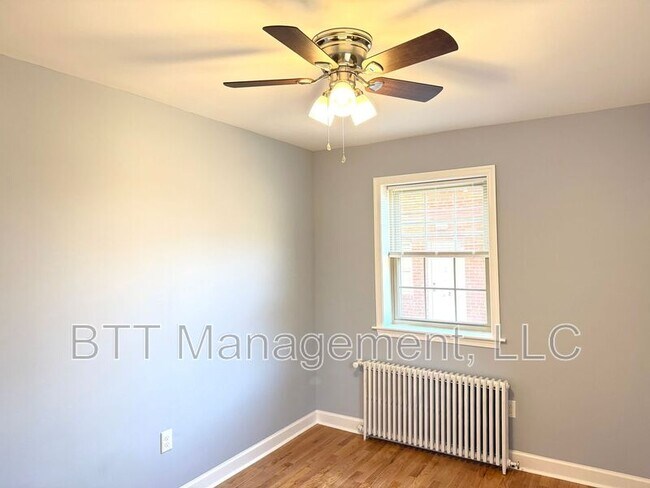 Building Photo - 8800 Plymouth St