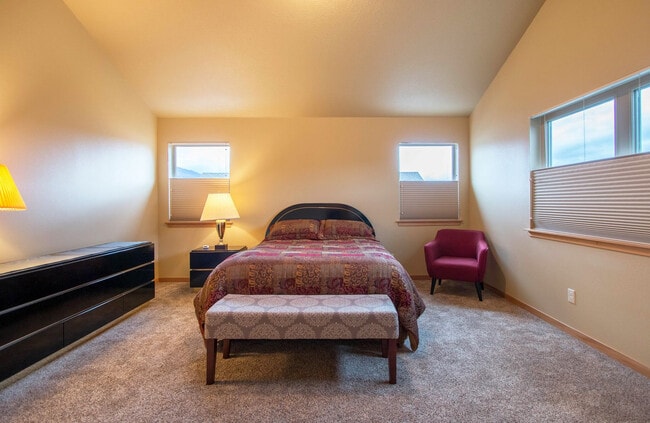 Building Photo - 1021 Redtail Loop