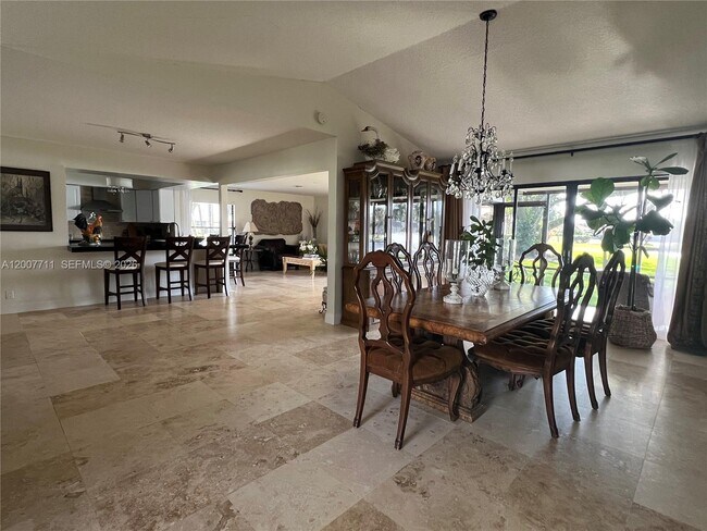 Building Photo - 6198 Brandon St