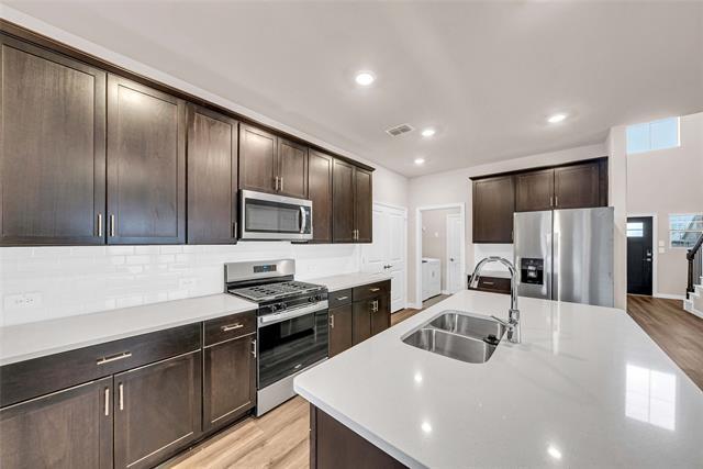 Building Photo - 504 Weller Rd